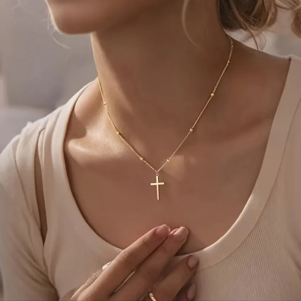Cross Gold Pendant Necklace - Picture 7 of 8